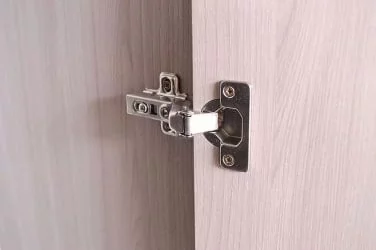 Узкий шкаф в прихожую Ольга 3 Ясень шимо светлый Венге