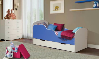 Детская кровать с бортиком ОБЛАКА №2 800*1600 Белый/Ярко-розовый