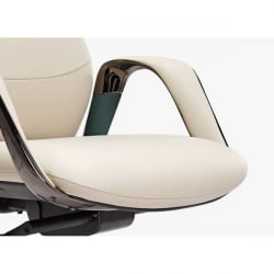 Эргономичное кресло руководителя Еурека ОC07 СЕРЕНЕ (Наппа кожа), белое / Eureka OC07 SERENE (Nappa