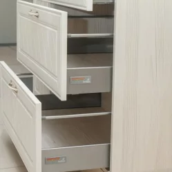 Стол с тремя ящиками Тиффани 19.67