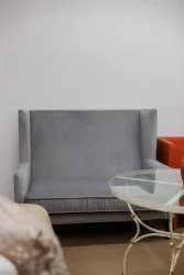 Диван с деревянными ножками Гвинз Серый