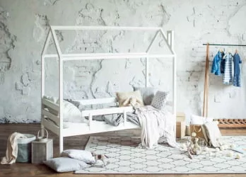 Кровать-домик РооРоом кд-1Р с бортиком Розовая / RooRoom