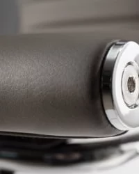 Офисное кресло для посетителей ДОБРИН CОДЙ Серый / DOBRIN CODY