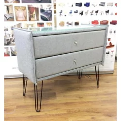 Комод в гостиную Лейд в ткани Тафт на опорах CХХ / Taft CHХ