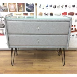 Комод в гостиную Лейд в ткани Тафт на опорах CХХ / Taft CHХ