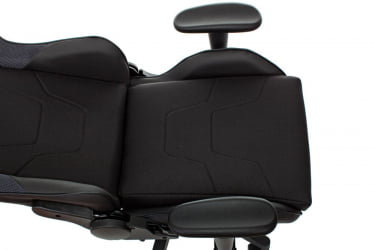 Кресло игровое ЗОМБИЕ Тхундер 1 черный/карбон / ZOMBIE Thunder