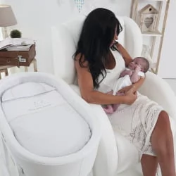 Детское кресло Микуна Винг Флор Вхите/Леатхеретте Грей / Micuna Wing Flor White/Leatherette Grey