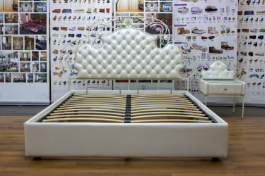 Кровать Аргеста кованая с мягкими царгами Ексотика и две тумбочки / Exotica