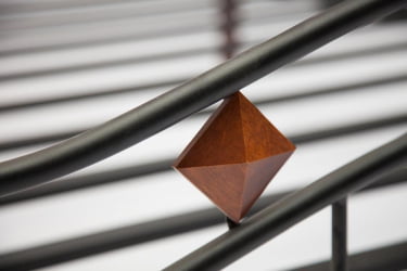 Кровать АТ-126 дерево гевея/металл, 160*200 см (Куеен бед), красный дуб/черный / AT-126 (Queen bed),