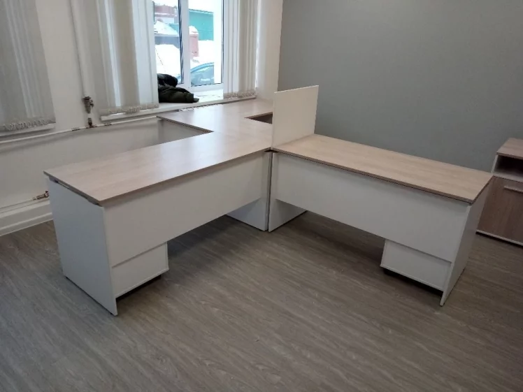 Стол прямой Дека ЛДСП каркас 75.06.14 Дуб Сантана светлый/Белый / Deka_1