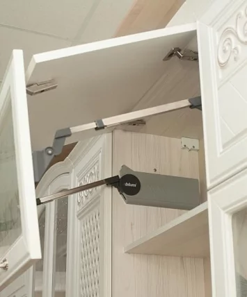 Шкаф-витрина кухонный (с системой плавного закрывания) Тиффани 19.80_1