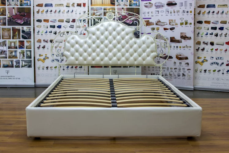 Кровать Аргеста кованая с мягкими царгами Ексотика и две тумбочки / Exotica_4