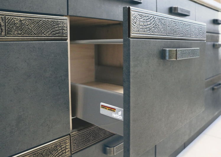 Стол с 3 ящиками (система Хеттич) Бруклин 101.92 Дуб Кронберг/Лагода/Антрацит / Hettich)_3