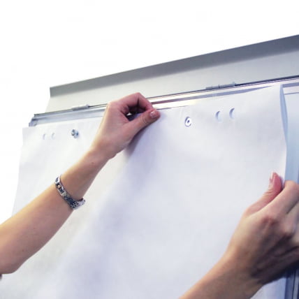 Доска-флипчарт магнитно-маркерная БРАУБЕРГ держатели для бумаг (70х100 см) / BRAUBERG_5