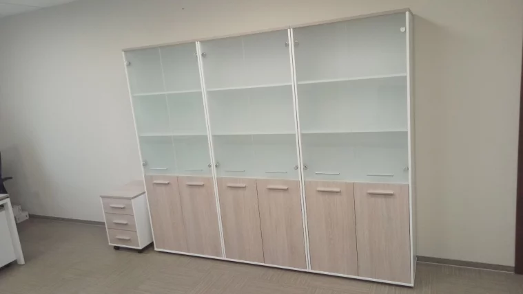 Шкаф 4 широкий верх стеклянные двери, низ закрытый Дека 10.19.171 Дуб Сантана светлый/Белый / Deka_3