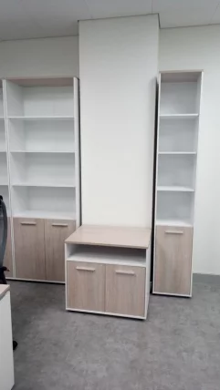 Шкаф 5 узкий верх открытый, низ глухая дверь Дека 10.23.11Л Дуб Сантана светлый/Белый / Deka_2