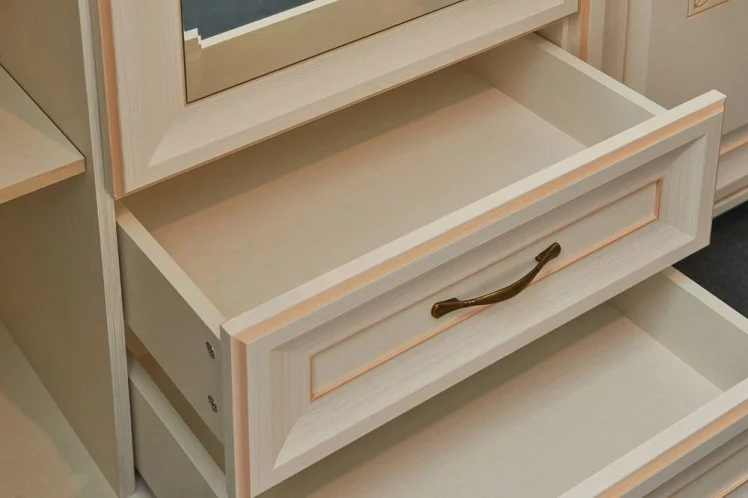 Комплект мебели для спальни Марлен №3 Кремовый белый Патина_6