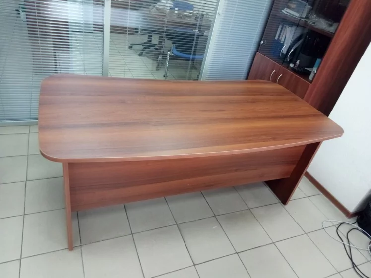 Стол руководителя Лидер 82.01 Орех Пегас_1